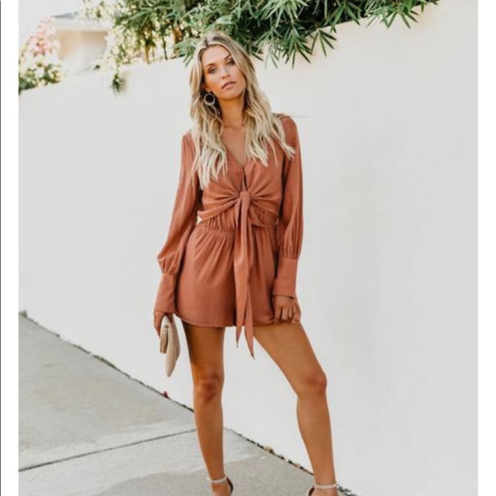 VICI Rust Pocketed Long Sleeve Romper. Size: Small